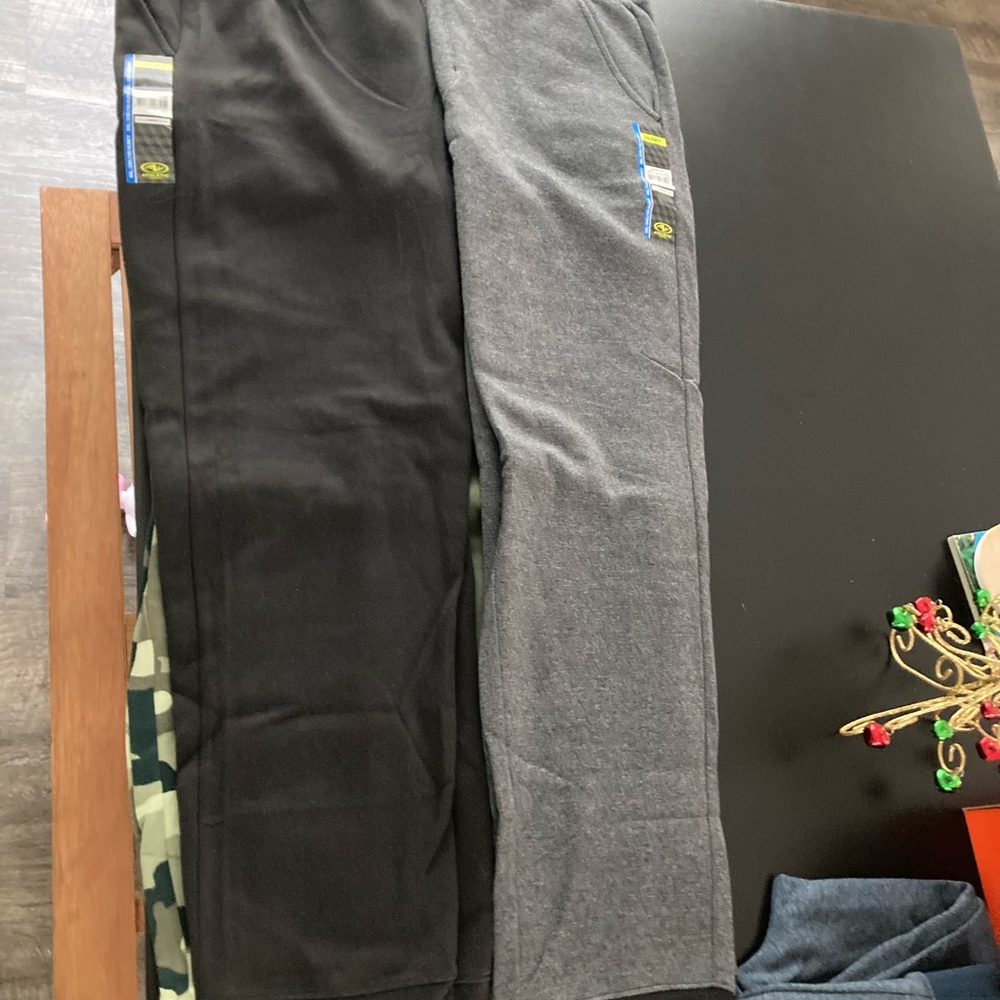 5 boy 18-20 husky sweat pants - Picture 2 of 11